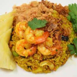 ข้าวผัดผงกะหรี่กุ้ง