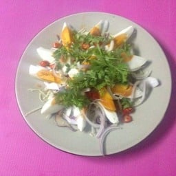 ยำไข่เค็ม