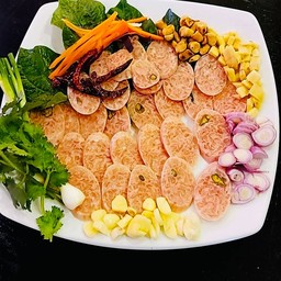 ยำแหนมห่อ