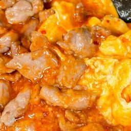 ข้าวไข่ขยี้หมูสุกี้