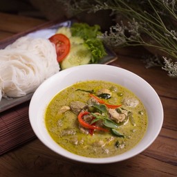ชุดขนมจีน-แกงเขียวหวานไก่