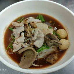 ก๋วยเตี๋ยวเรือ ตุ๋นยาจีน