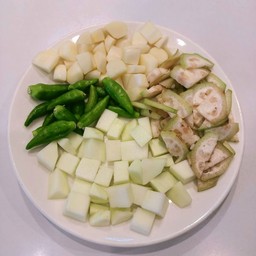 เครื่องแหนมเนือง