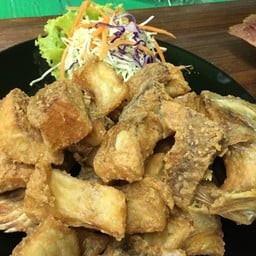 ปลาทับทิมทอดสมุนไพร แบบแร่เนื้อ