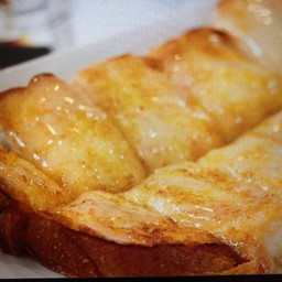 ขนมปังเนยนม