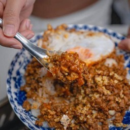 หมูสับผัดซีอิ้ว ราดข้าว