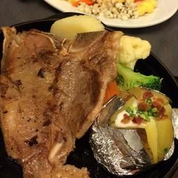 สเต็กเนื้อ ที-โบน