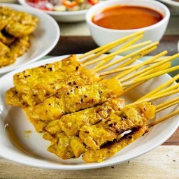 หมูสะเต๊ะเจ้แหม่ม(น้ำจิ้มรสเด็ด)