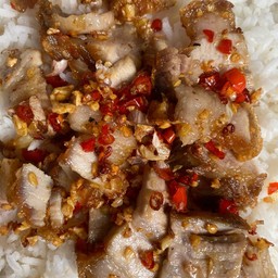 หมูกรอบคั่วพริกเกลือ