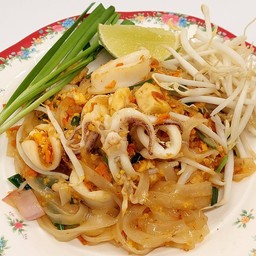 ผัดไทยหมึก