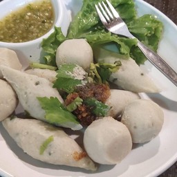 ลูกชิ้นปลาลวกจิ้ม