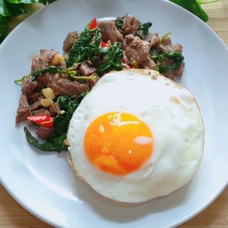 ข้าวกระเพราเนื้อสด