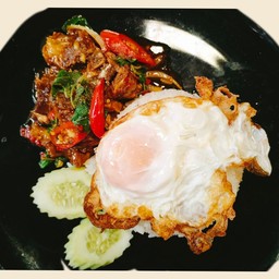 ข้าวกระเพราเนื้อตุ๋น