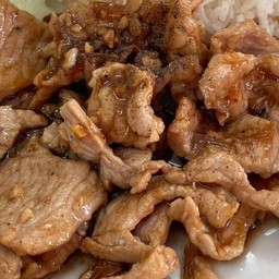 ข้าวหมูทอดกระเทียม