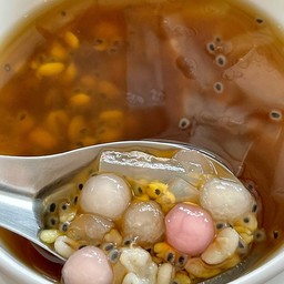 น้ำขิงร้อนทรงเครื่อง