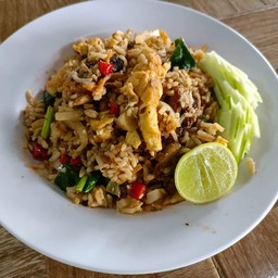 ข้าวผัดปลากระป๋อง