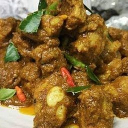 กระดูกหมูอ่อน ผัดพริกแกงใต้ ฟรีข้าวเปล่า