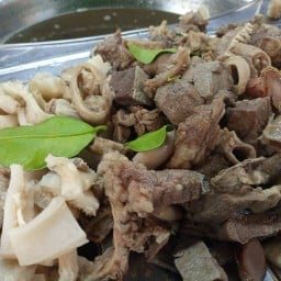 ร้านลาบส้มตำโต้รุ่งอรุณ