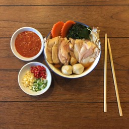 ชาบูไก่พร้อมทาน