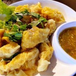 เกี๊ยวหมูลวกจิ้ม