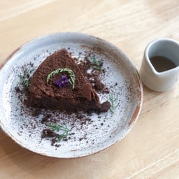 Nendo Chocolate Cake