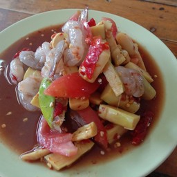 ตำหน่อไม้กุ้งสด