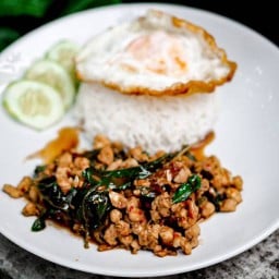 CAMP กะเพรา & BBQ BAR