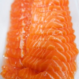 แซลมอนดองเจ๊หมวย