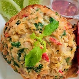 ข้าวไข่เจียวกระเพรากรอบหมูสับ