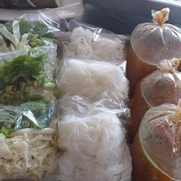 ขนมจีนน้ำยาไทย