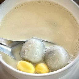 บัวลอยเต้าหู้