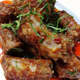 ฉู่ฉี่ กระดูกหมูอ่อน ฟรีข้าวเปล่า