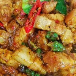 3 ชั้น ผัดพริกแกงใต้ ฟรีข้าวเปล่า เลือกผักได้จ้า