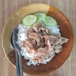 ทอดกระเทียมพริกไทย