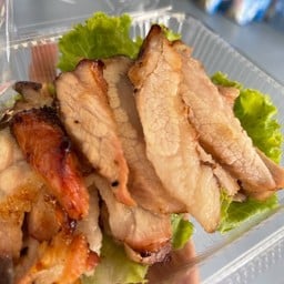 ยู๋อี้ หมี่ไก่ฉีก น้ำพริกหนังไก่กรอบ