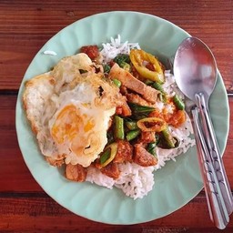 ผัดพริกแกง