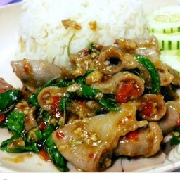 ผัดกระเพราไส้