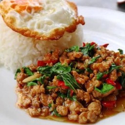 ข้าว กะ เตี๋ยว by คุณยาย