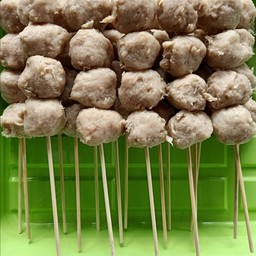 ลูกชิ้นเนื้อเอ็นกรอบ