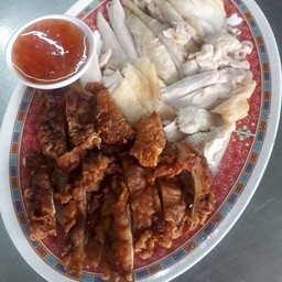 ไก่สับผสมจานใหญ่