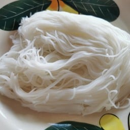 เส้นขนมจีนเปล่า