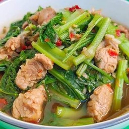 ก๋วยเตี๋ยวไก่ลุงแดง