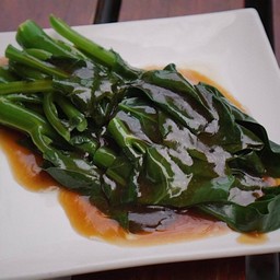 คะน้าฮ่องกงราดน้ำมันหอย