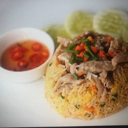 ข้าวผัดหมู  ไก่