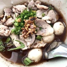 ก๋วยเตี๋ยวเรือรสสะดิ้ง ริมโขง