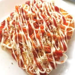 ขนมปังปิ้งหน้าพิซซ่าปูอัด