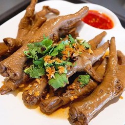 ทานเล่นขาไก่ตุ๋น