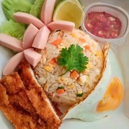 ข้าวผัดสามเกลอ