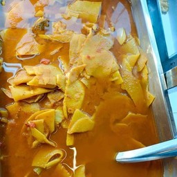 แกงส้มหน่อไม้ดองปลากระพง