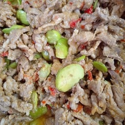 หมูผัดกะปิ